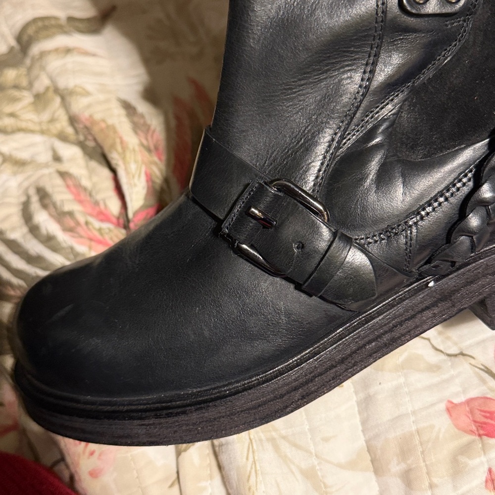 Free People Billie Buckle Boots Size 7. - Picture 4 of 11